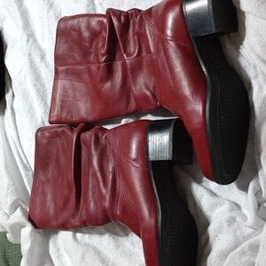 Regence women's boots size 6 burgundy